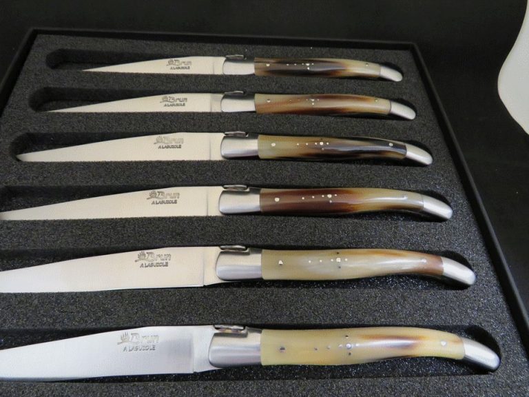 Boxed set 6 Laguiole table knives 2 stainless steel bolsters horn tip