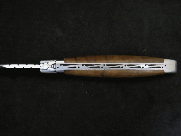 Laguiole knife 12 cm 1 piece 2 stainless steel bolsters walnut wood