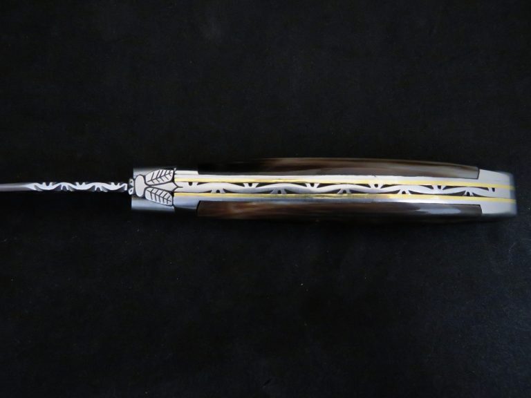 Laguiole 12 cm 1 pièce 2 mitres doubles platines pointe de corne marbrée
