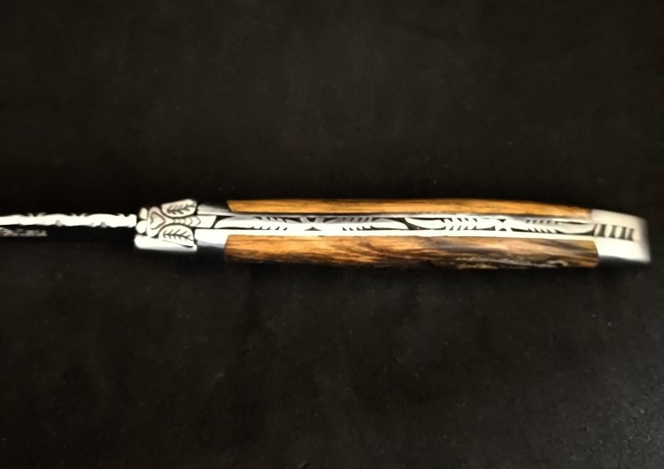 Laguiole 12 cm en vieux piquet de l’Aubrac