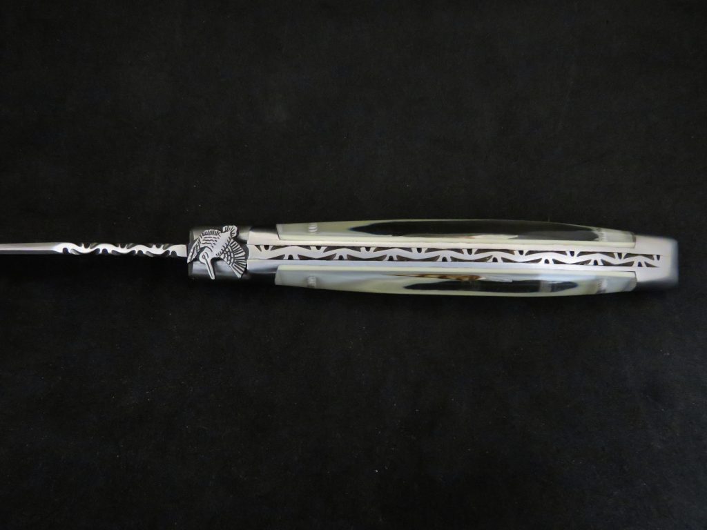 Laguiole forgé 12 cm inclusion plume modèle bécasse