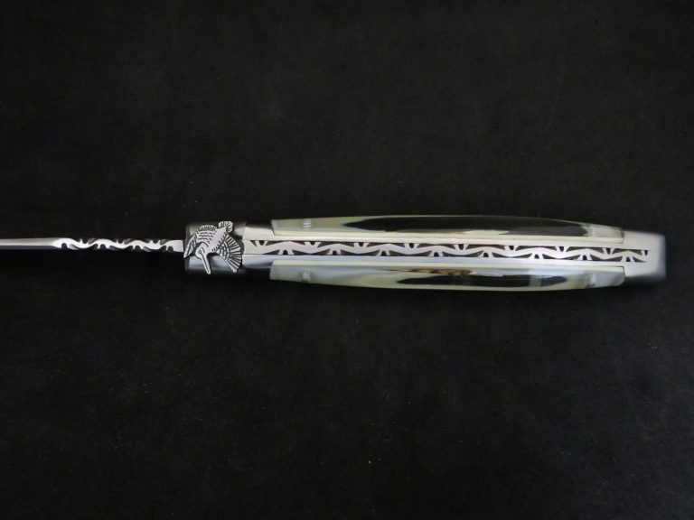 Laguiole forgé 12 cm inclusion plume modèle bécasse