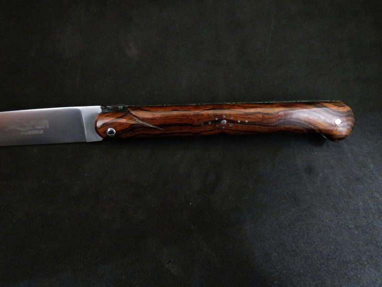 Laguiole modèle droit 13 cm forgé bois de fer