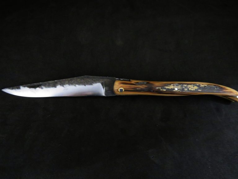 Laguiole 12 cm en vieux piquet d’Aubrac lame brut de forge