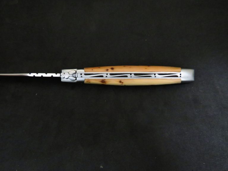 Laguiole knife 12 cm 1 piece 2 stainless steel bolsters juniper wood