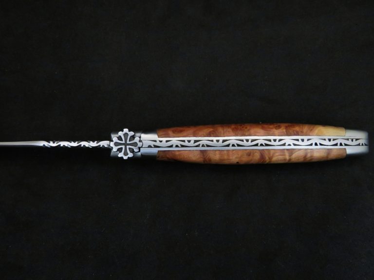 Couteau Laguiole 12 cm modèle croix occitane bois de genévrier