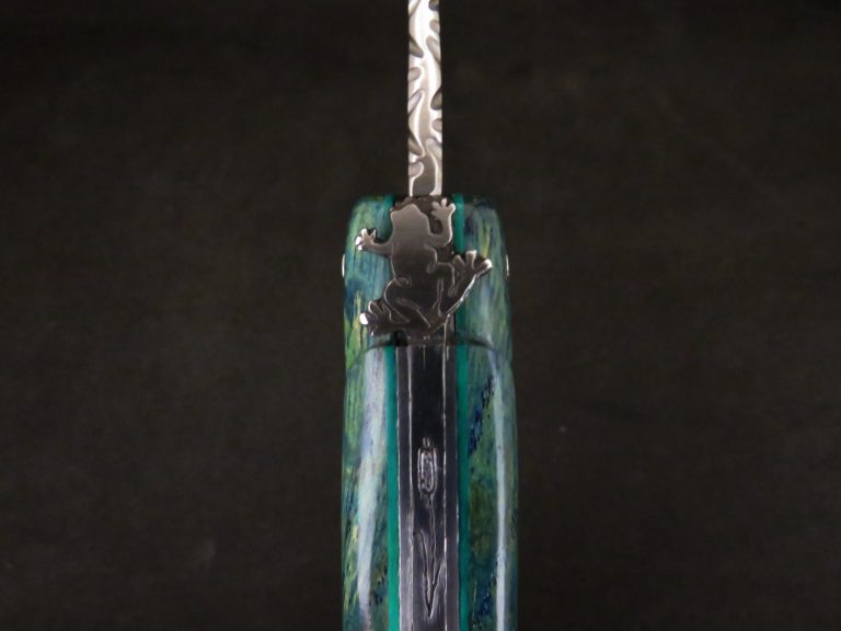 Laguiole 12 cm 1 pièce plein mannche peuplier stabilisé vert modèle grenouille