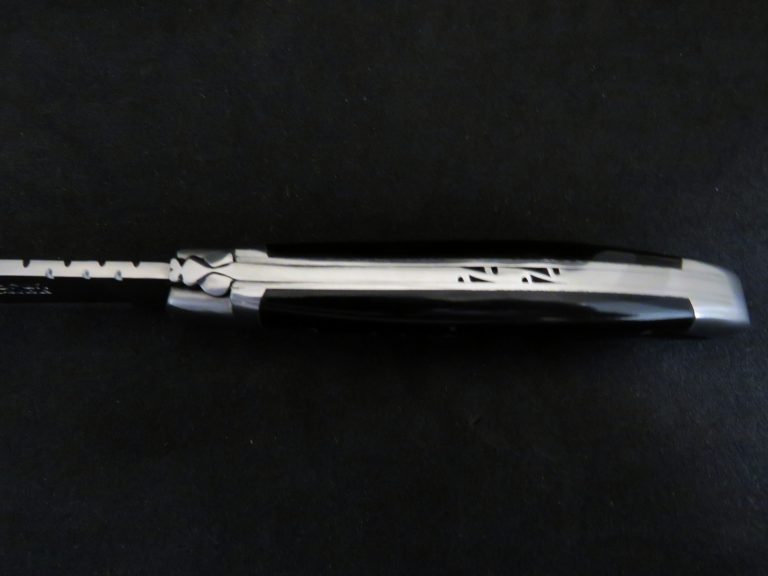Laguiole 11 cm 1 pièce 2 mitres inox pointe de corne noire