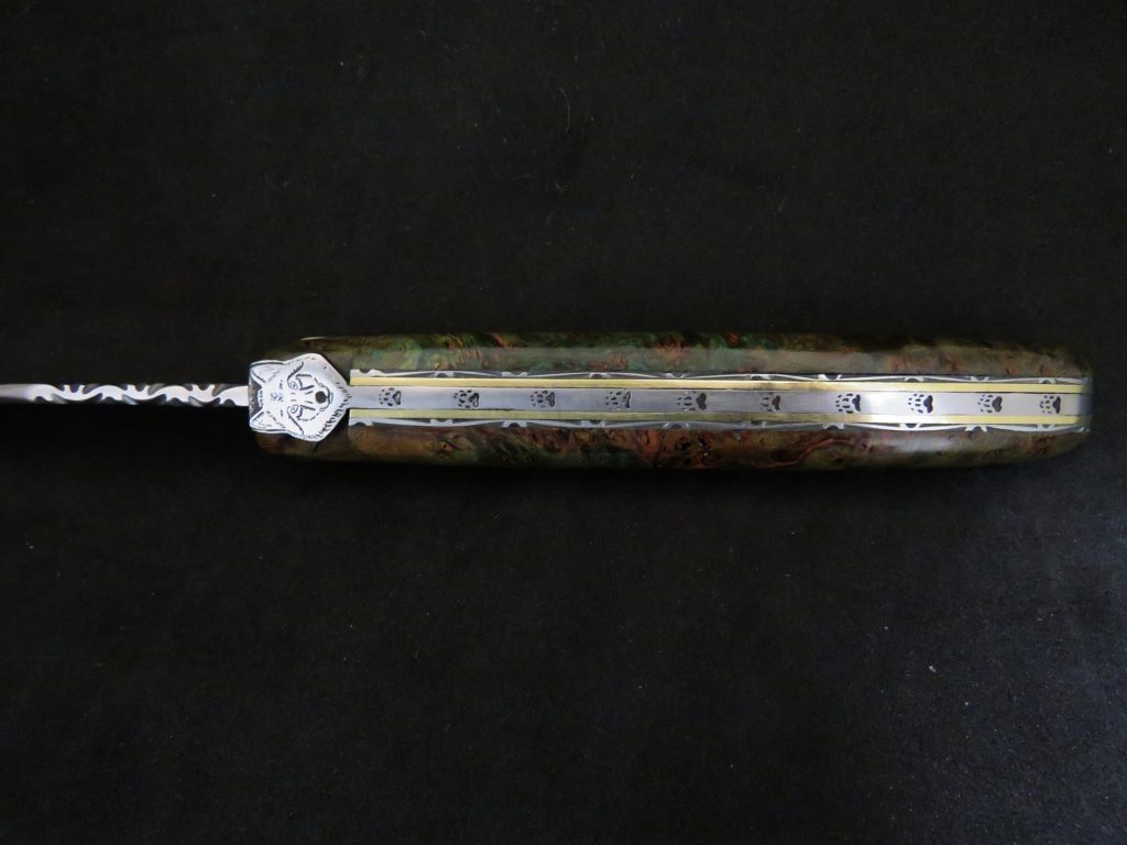 Couteau Laguiole 12 cm plein manche forgé bois d&rsquo;érable stabilisé teinté modèle loup