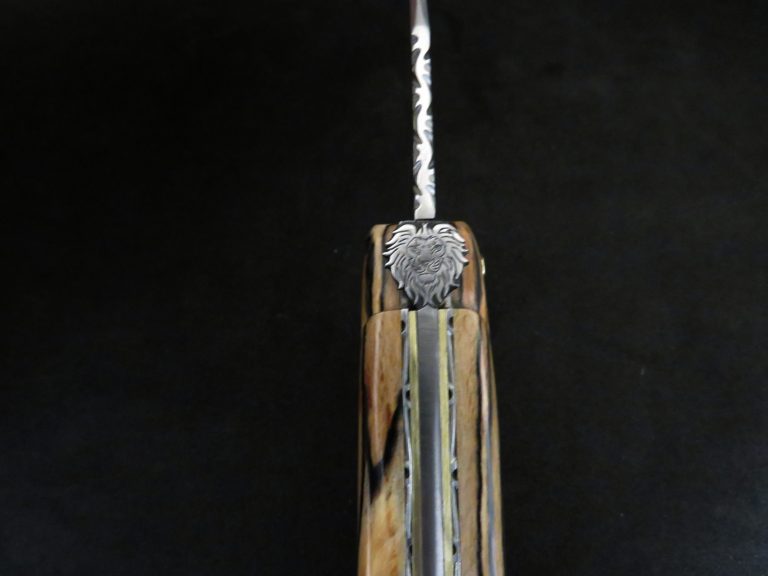 Couteau Laguiole 12 cm plein manche forgé bois hêtre modèle lion