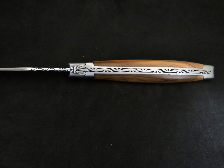 Couteau Laguiole forgé 13 cm 1 pièce 2 mitres inox bois d&rsquo;olivier