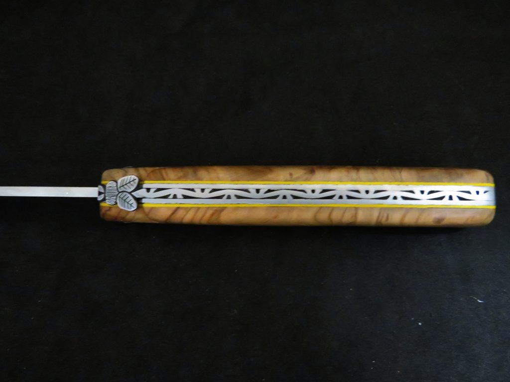 Laguiole modèle droit 13 cm bois d&rsquo;olivier