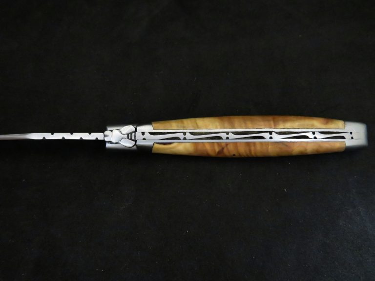 Laguiole knife 12 cm 1 piece 2 stainless steel bolsters juniper wood
