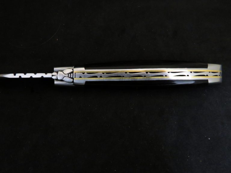 Laguiole 12 cm forgé 1 pièce 2 mitres inox doubles platines pointe de corne noire